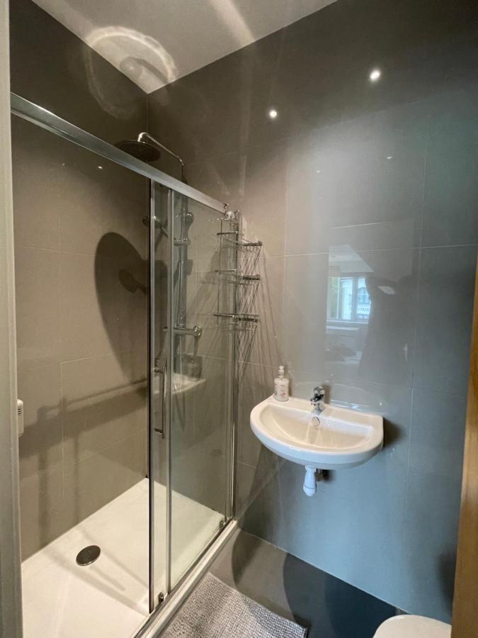 2 Bedroom 2 Bathroom Apartment 8 Including Free Parking Bromley Esterno foto