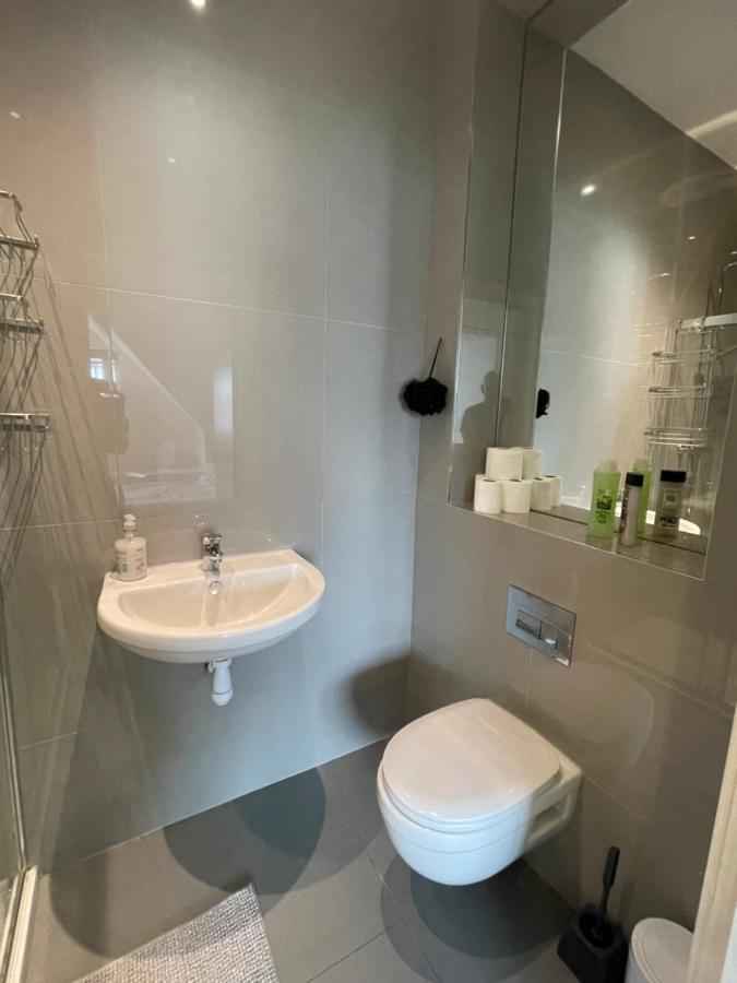 2 Bedroom 2 Bathroom Apartment 8 Including Free Parking Bromley Esterno foto
